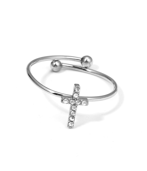 Anillo plateado con cruz de circonitas