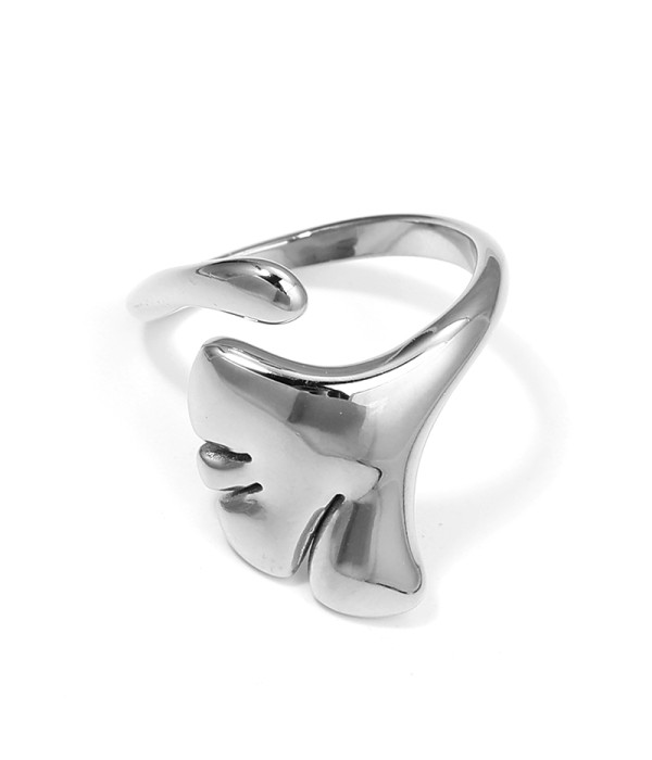 Anillo plateado con forma de hoja de ginkgo