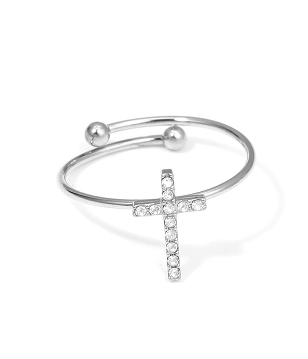 Anillo plateado con cruz grande de circonitas