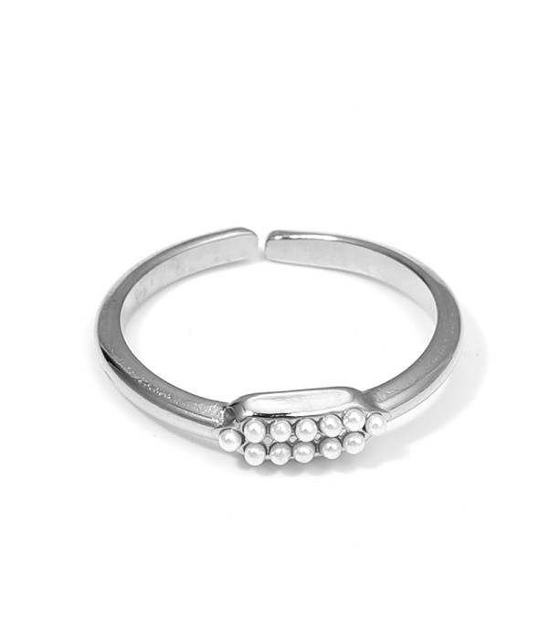 Anillo con detalle de perlas pequeñas 2