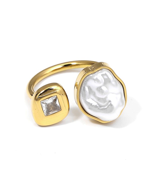 Anillo con perla barroca y circonita cuadrada