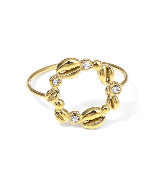 Anillo dorado con caracolas y circonitas en forma de corona