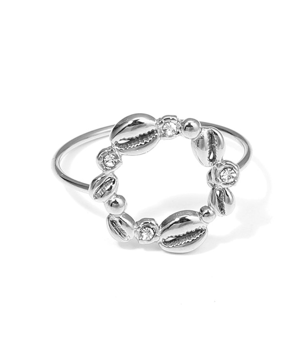 Anillo plateado con caracolas y circonitas en forma de corona
