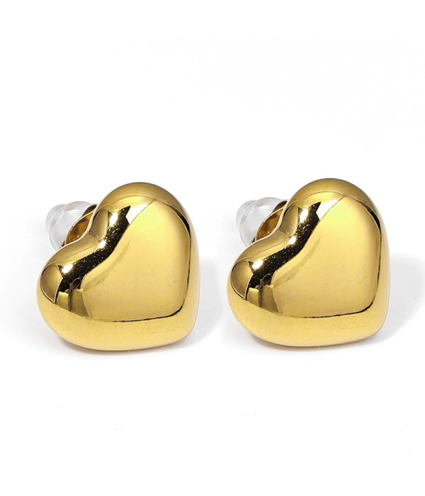 Pendientes dorados en forma de corazón abombado