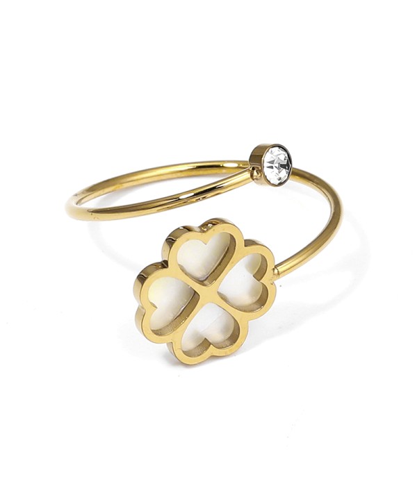 Anillo dorado con trébol de corazones y circonita