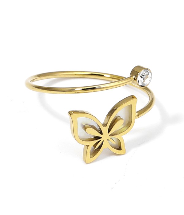Anillo dorado con mariposa calada y circonita