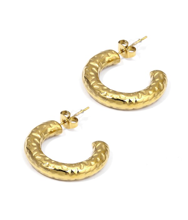 Pendientes de aro pequeños dorados con textura martillada