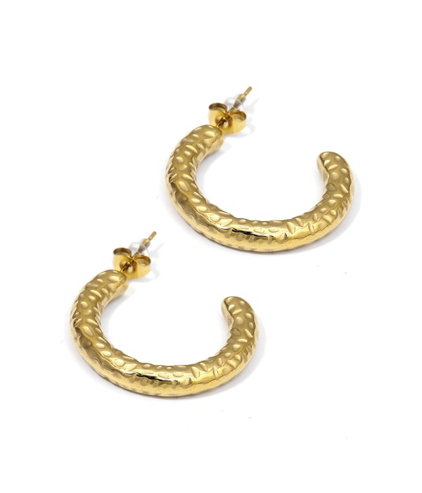 Pendientes de aro medianos dorados con textura martillada