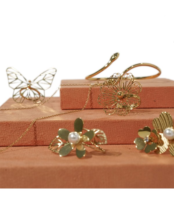 Expositor de joyas con 3 bases móviles