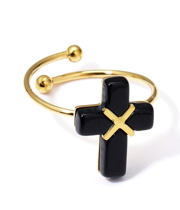 Anillos dorados con cruz multicolores