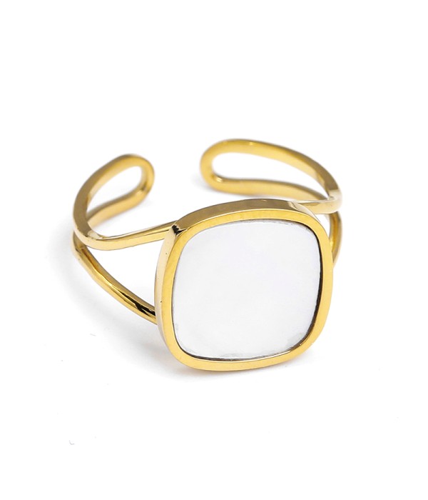 Anillo con nácar blanca cuadrada