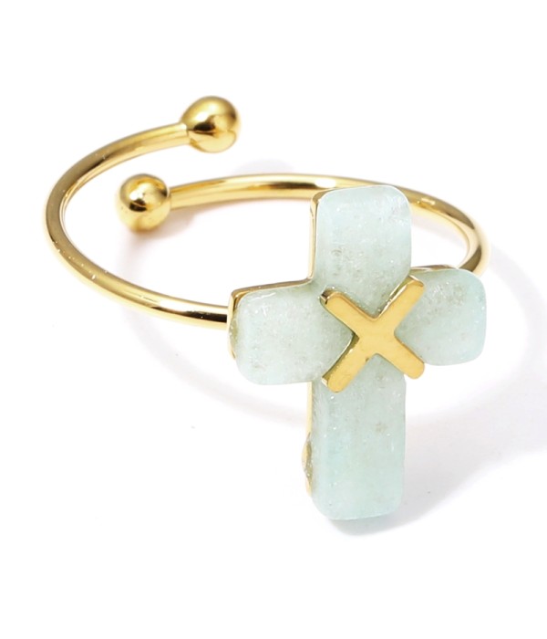 Anillos dorados con cruz multicolores