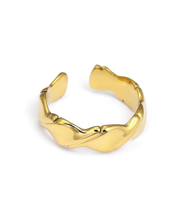 Anillo dorado abierto con textura ondulada