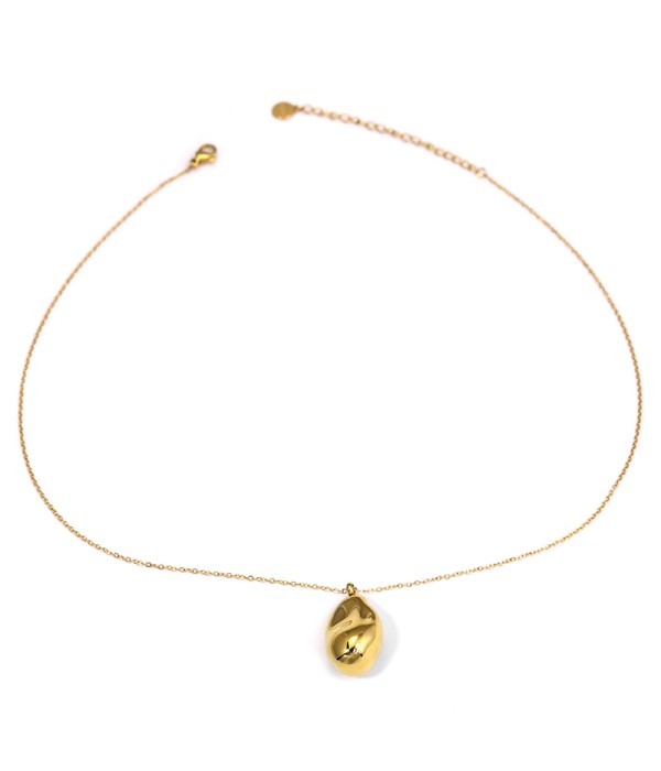 Collar dorado con colgante orgánico brillante