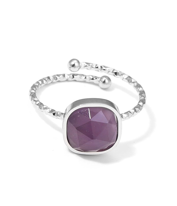 Anillo plateado ajustable con piedra cuadrada