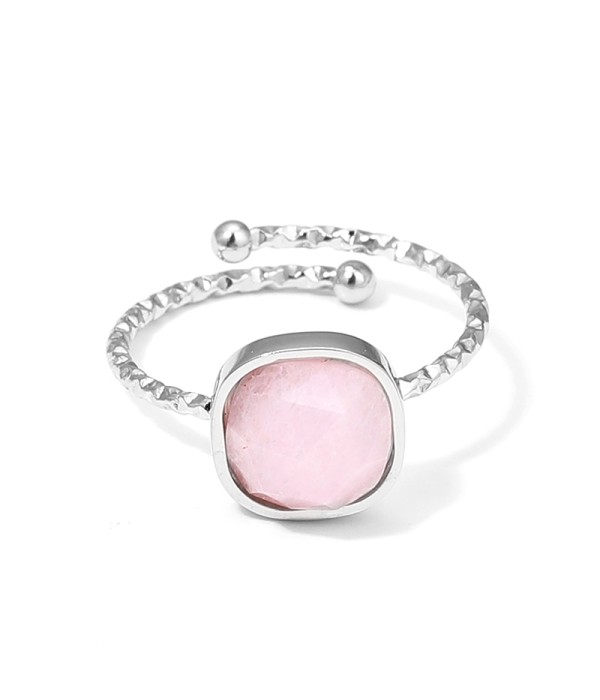 Anillo plateado ajustable con piedra cuadrada