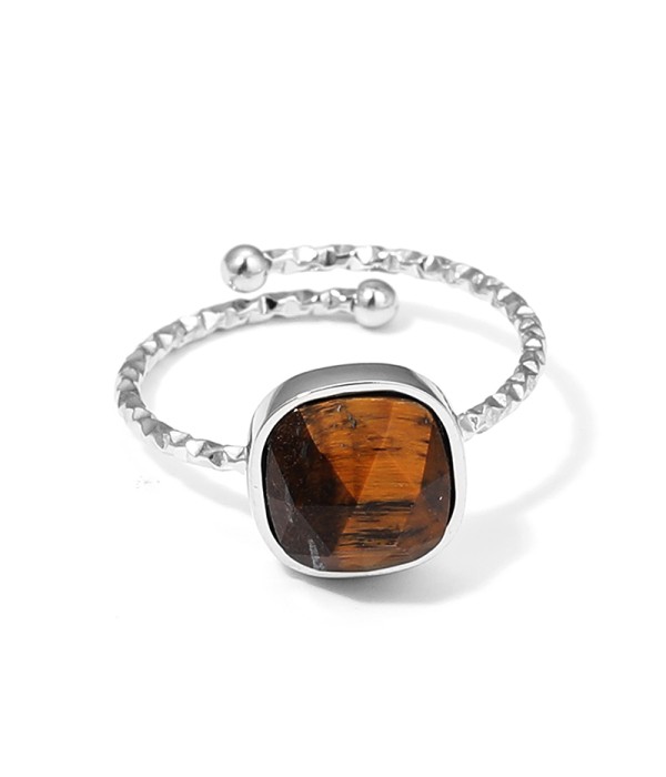 Anillo plateado ajustable con piedra cuadrada