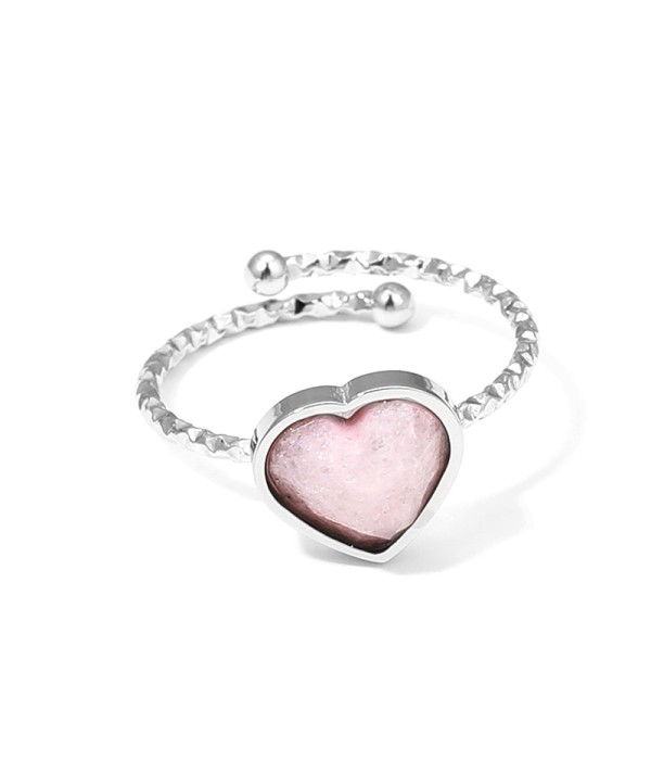 Anillo plateado ajustable con corazón de piedra