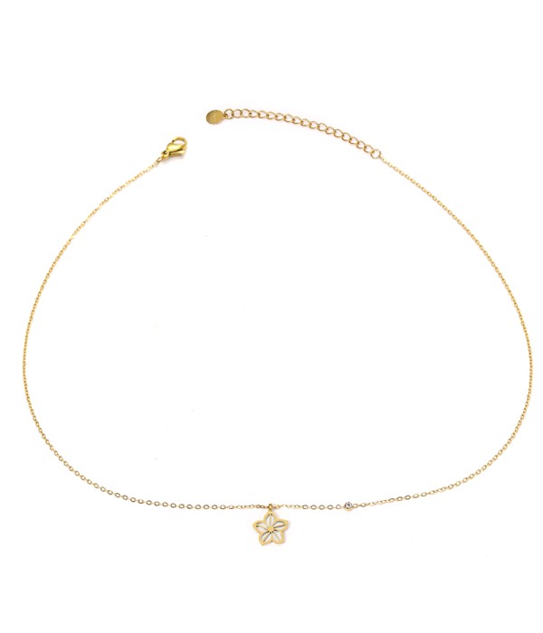 Collar dorado con colgante de flor con base nácar