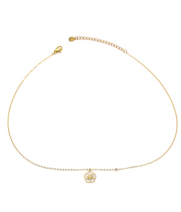 Collar dorado con colgante de flor con base nácar