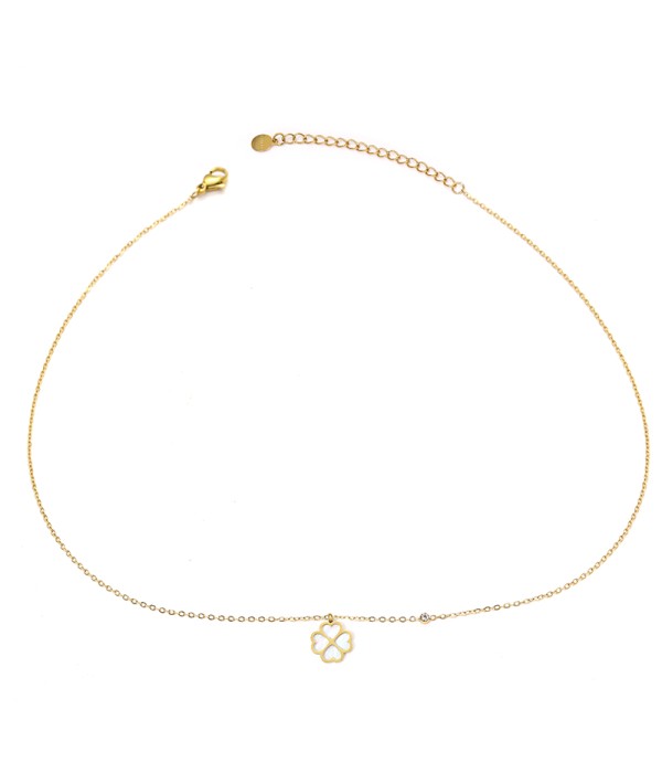 Collar dorado con colgante de trébol de hojas de corazón con base nácar