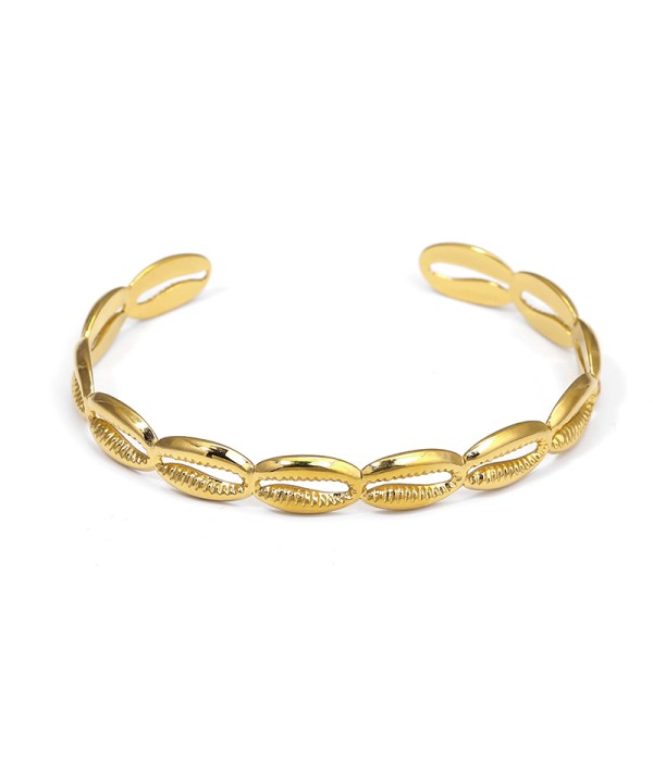 Pulsera rígida dorada con eslabones de concha cauri