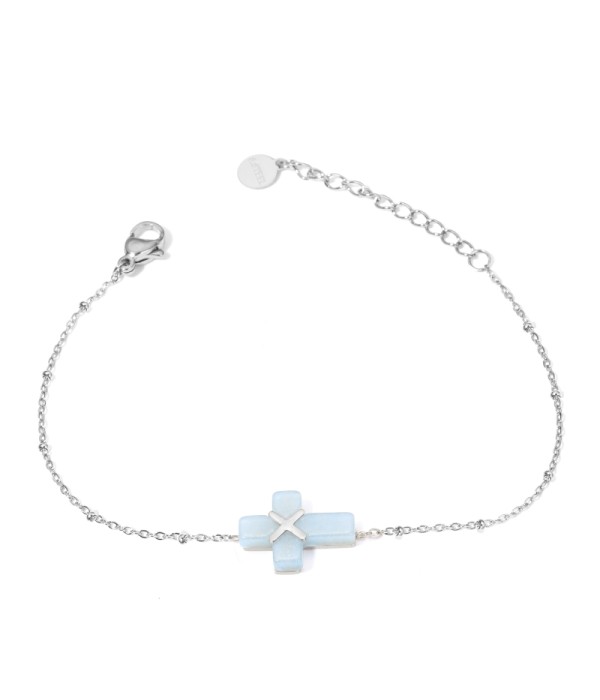 Pulseras plateadas con cruz multicolores