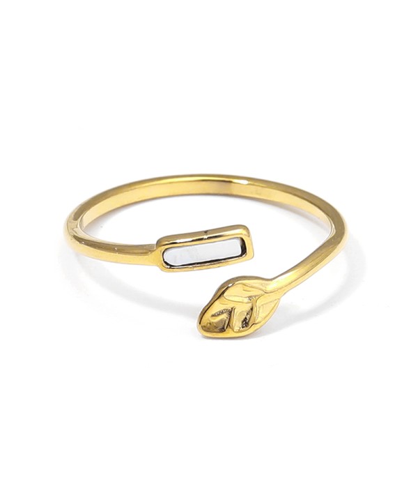 Anillo con hoja y detalle con nácar