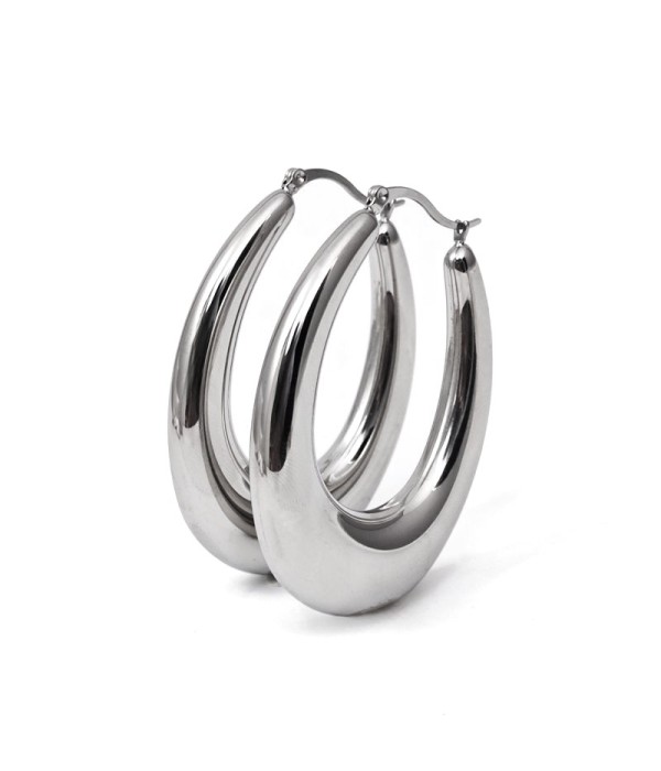 Pendientes de aro plateados con diseño elegante...