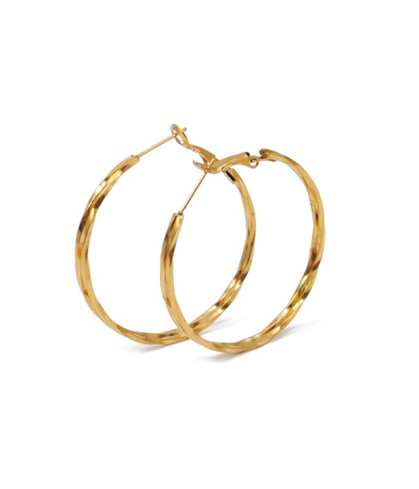 Pendientes de aro dorados con acabado texturizado