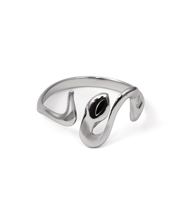 Anillo en forma de serpiente con detalle negro