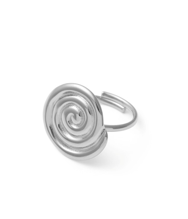Anillo plateado con diseño en espiral