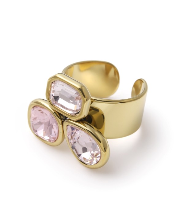 Anillo ancho con tres cristales brillantes