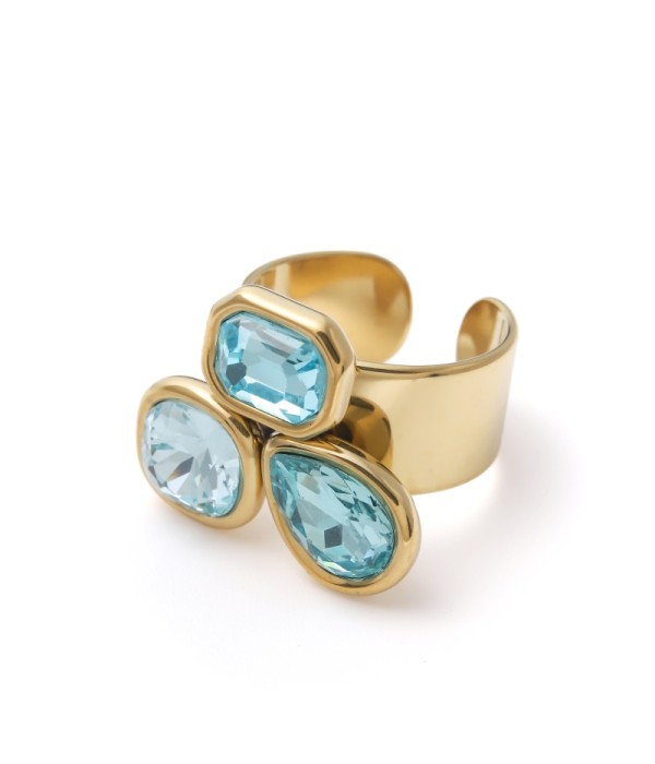 Anillo ancho con tres cristales brillantes
