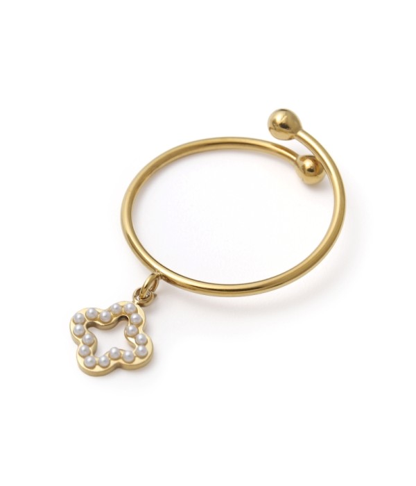 Anillo con colgante de trébol de cuatro hojas de perlas