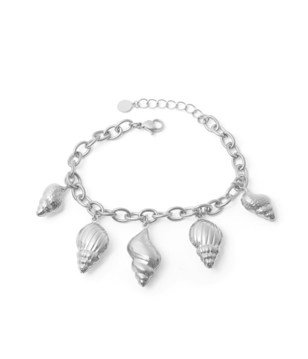 Pulsera con colgantes de conchas