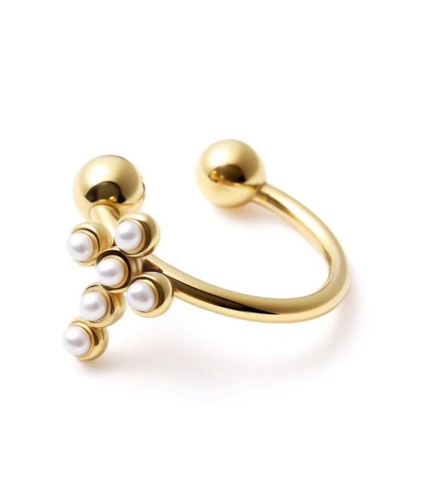 Clip de oreja con cruz de perlas