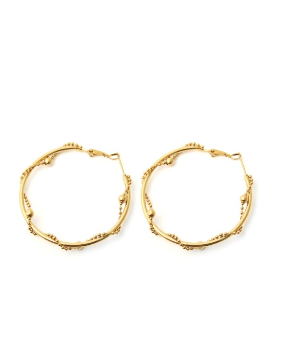 Pendientes de aro dorados con detalle de esferas