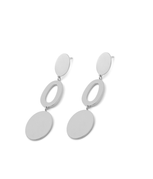 Pendientes plateados con formas ovaladas