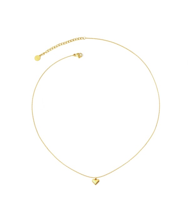 Collar dorado con colgante de corazón pequeño