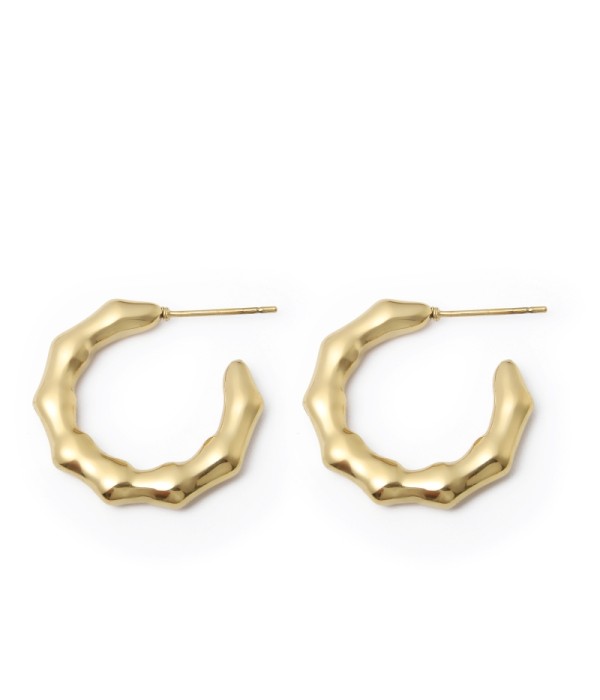 Pendientes de aro con diseño orgánico ondulado