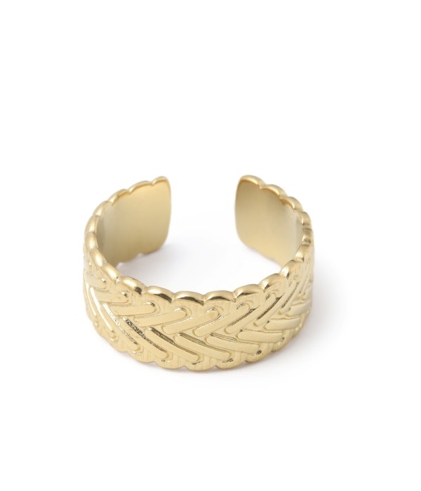 Anillo dorado con grabado trenzado