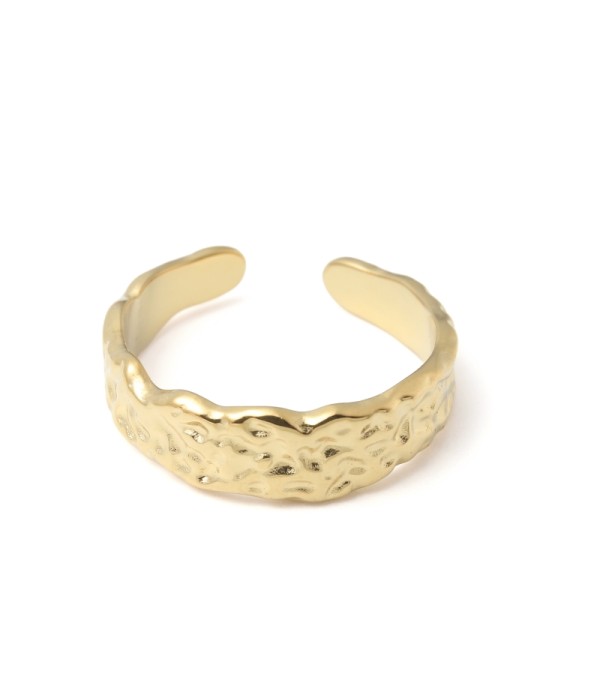 Anillo con textura martillada
