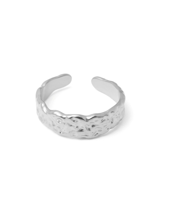 Anillo con textura martillada 2