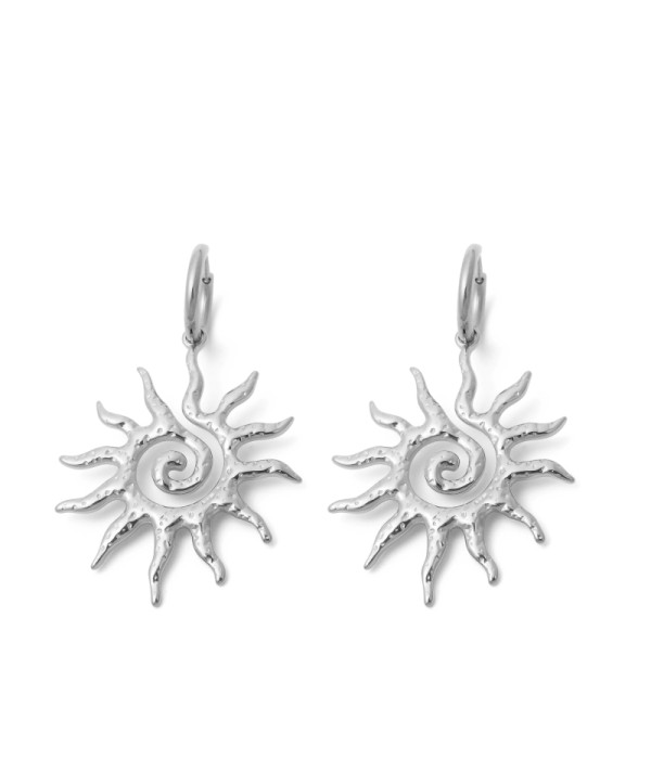 Pendientes plateados con diseño de sol en espiral
