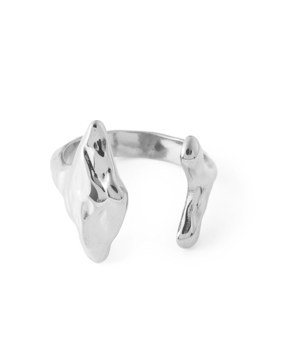 Anillo con forma orgánica