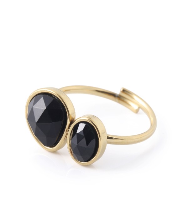 Anillo dorado con piedras tipo jade