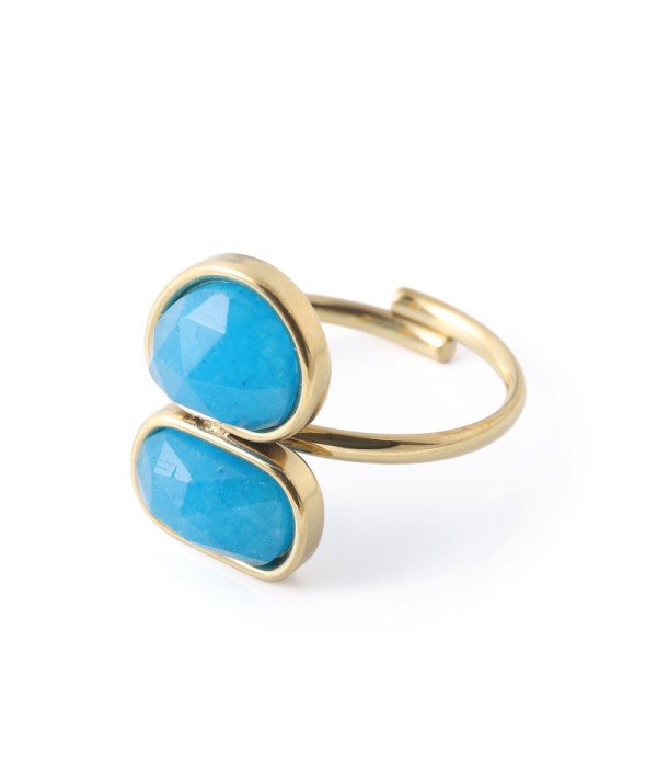 Anillo dorado con piedras tipo jade