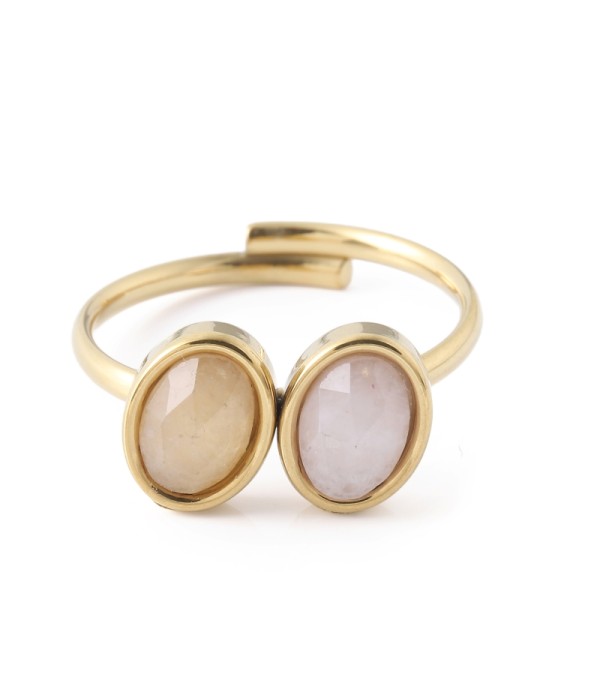 Anillo dorado con piedras tipo jade