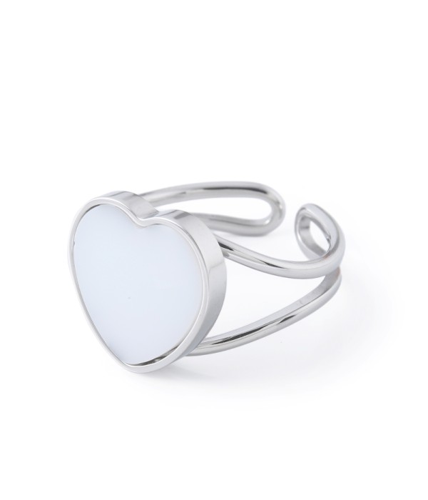 Anillo plateado con corazón de jade